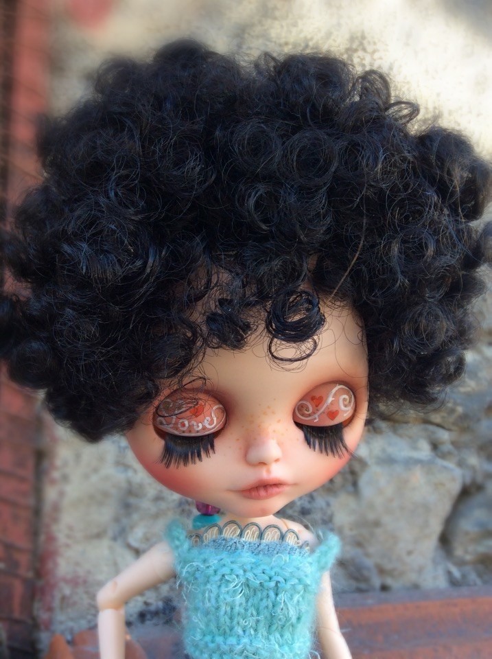 Cheveux bouclés